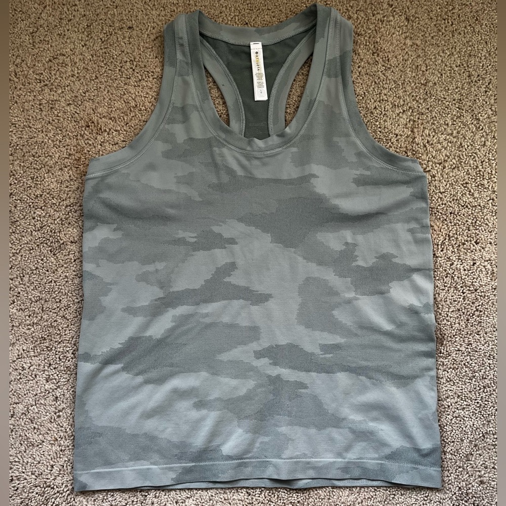 Athleta Momentum Tank